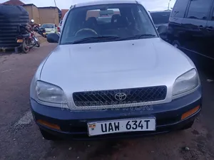 Toyota RAV4 Base FWD 1999 White