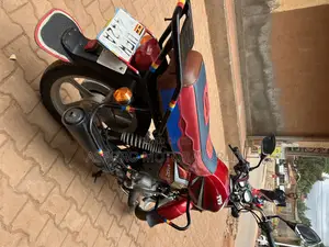 TVS HLX 125 2023 Red