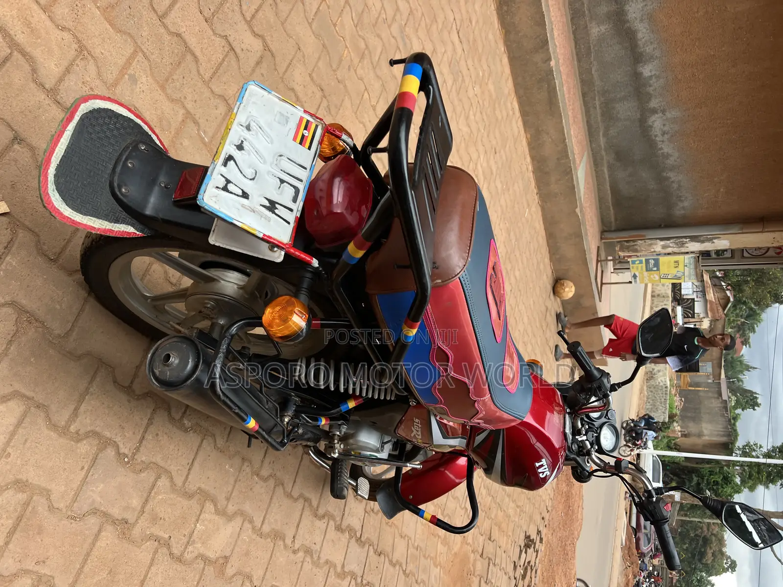TVS HLX 125 2023 Red