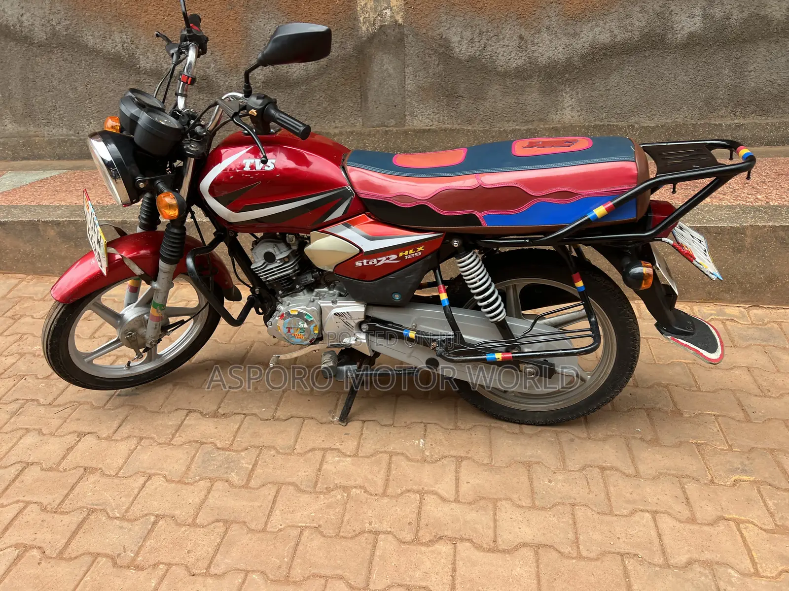 TVS HLX 125 2023 Red
