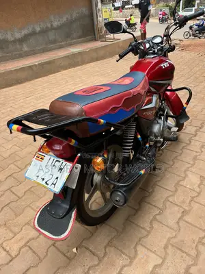 TVS HLX 125 2023 Red
