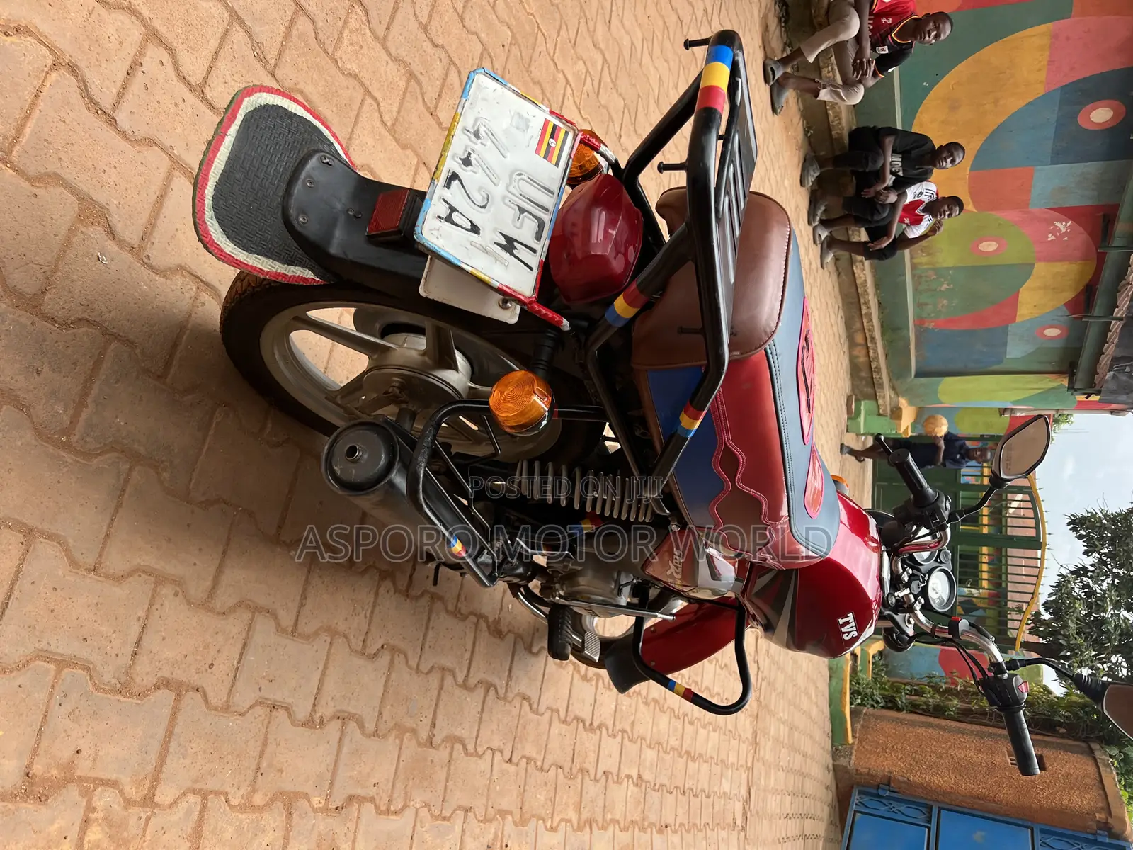 TVS HLX 125 2023 Red