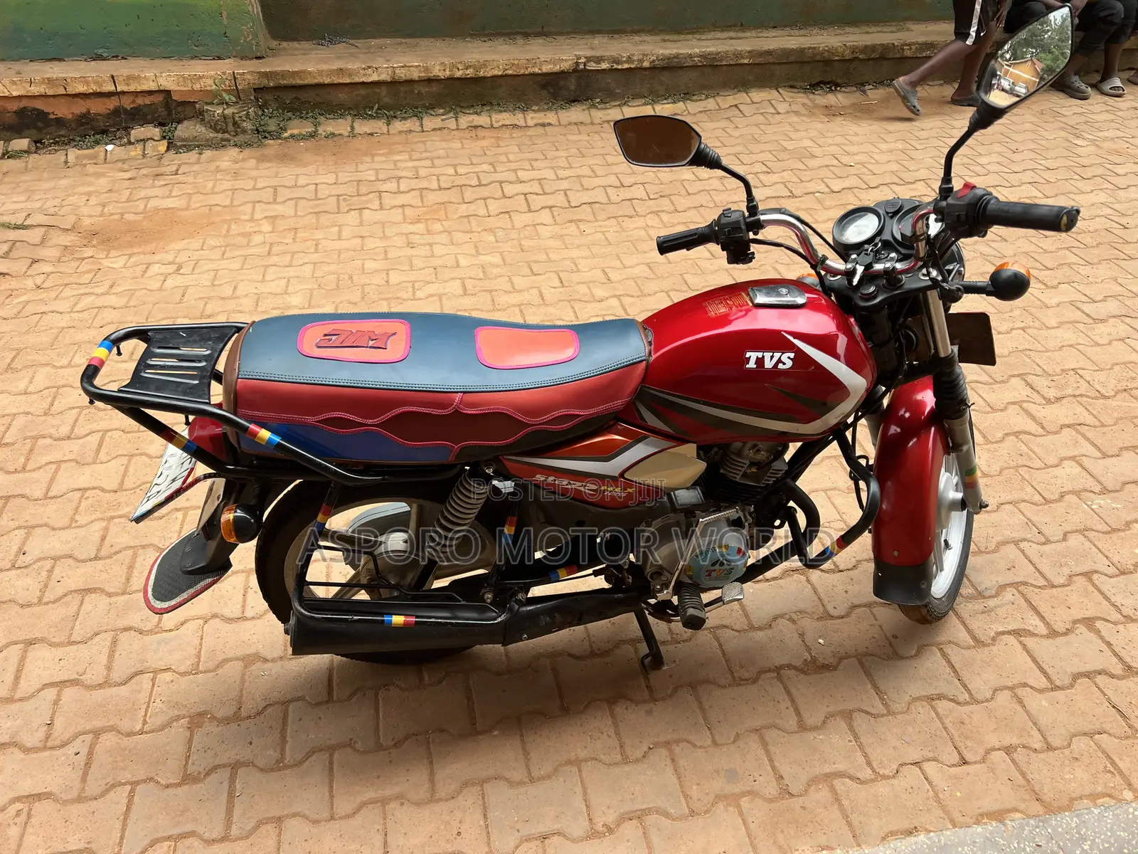TVS HLX 125 2023 Red