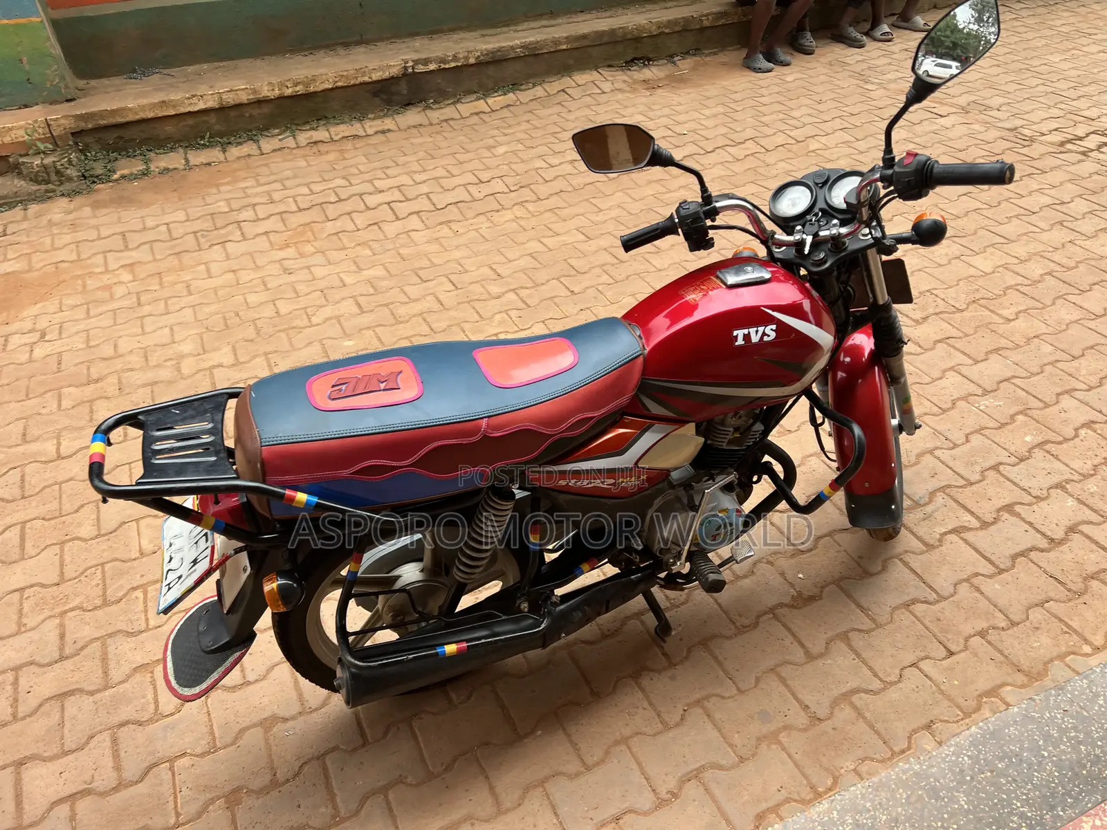 TVS HLX 125 2023 Red