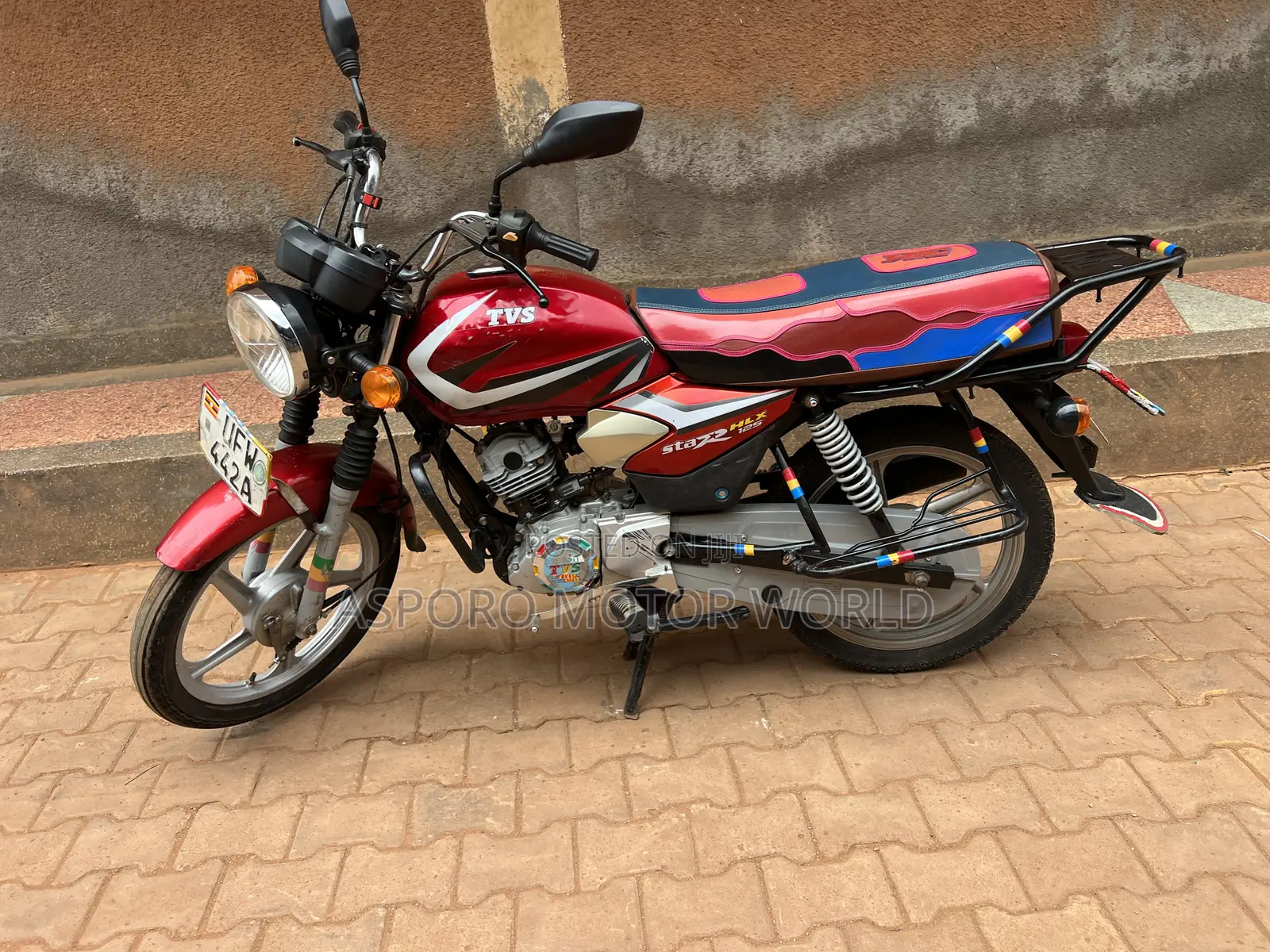 TVS HLX 125 2023 Red