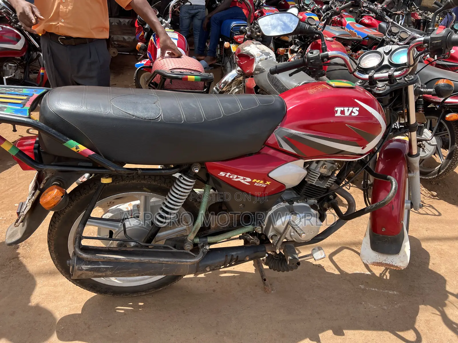 TVS HLX 125 2024 Red