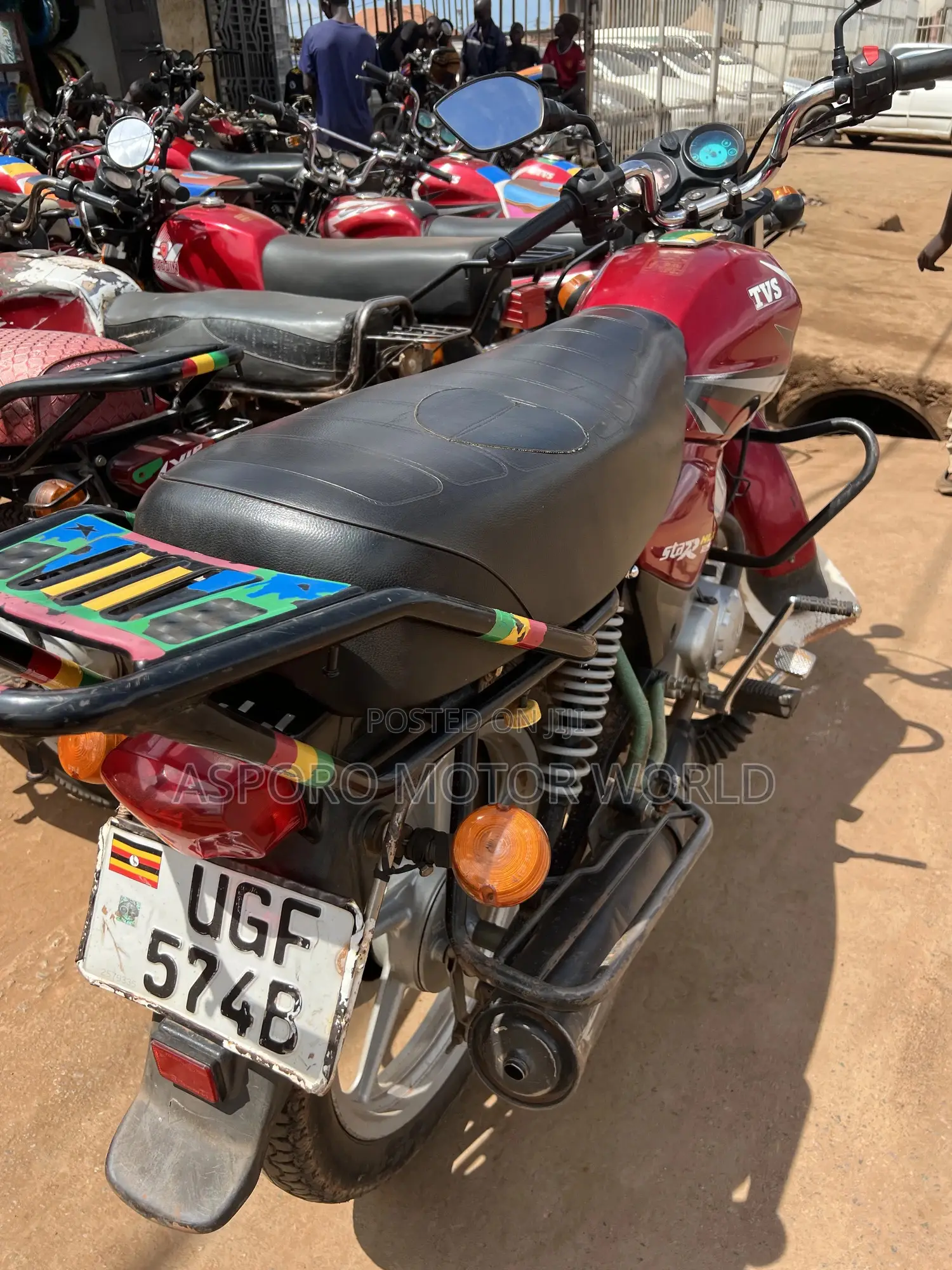 TVS HLX 125 2024 Red
