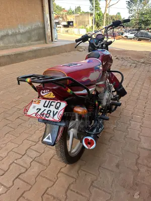 Bajaj CT 125X 2023 Red