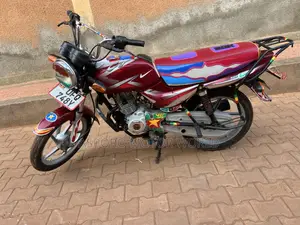 Bajaj CT 125X 2023 Red