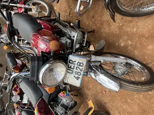 Bajaj Boxer 100 2021 Red