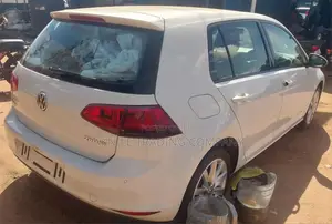 Volkswagen Golf 2016 White