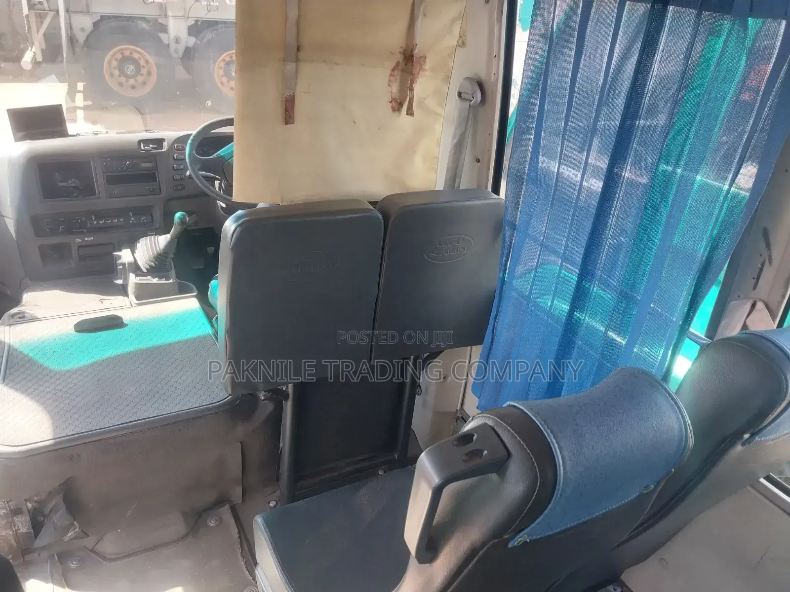Mitsubishi Fuso Rosa 2016 White