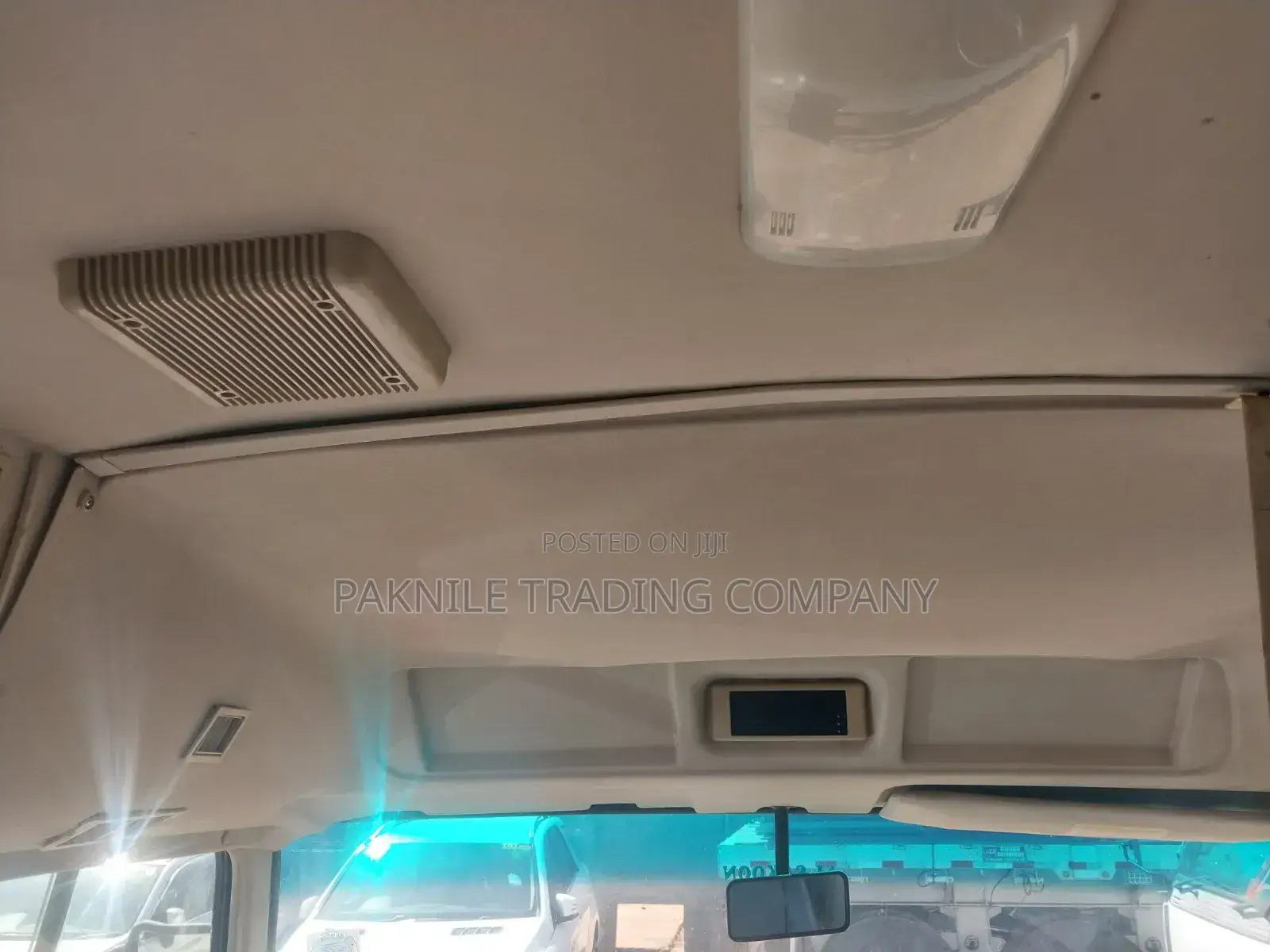 Mitsubishi Fuso Rosa 2016 White