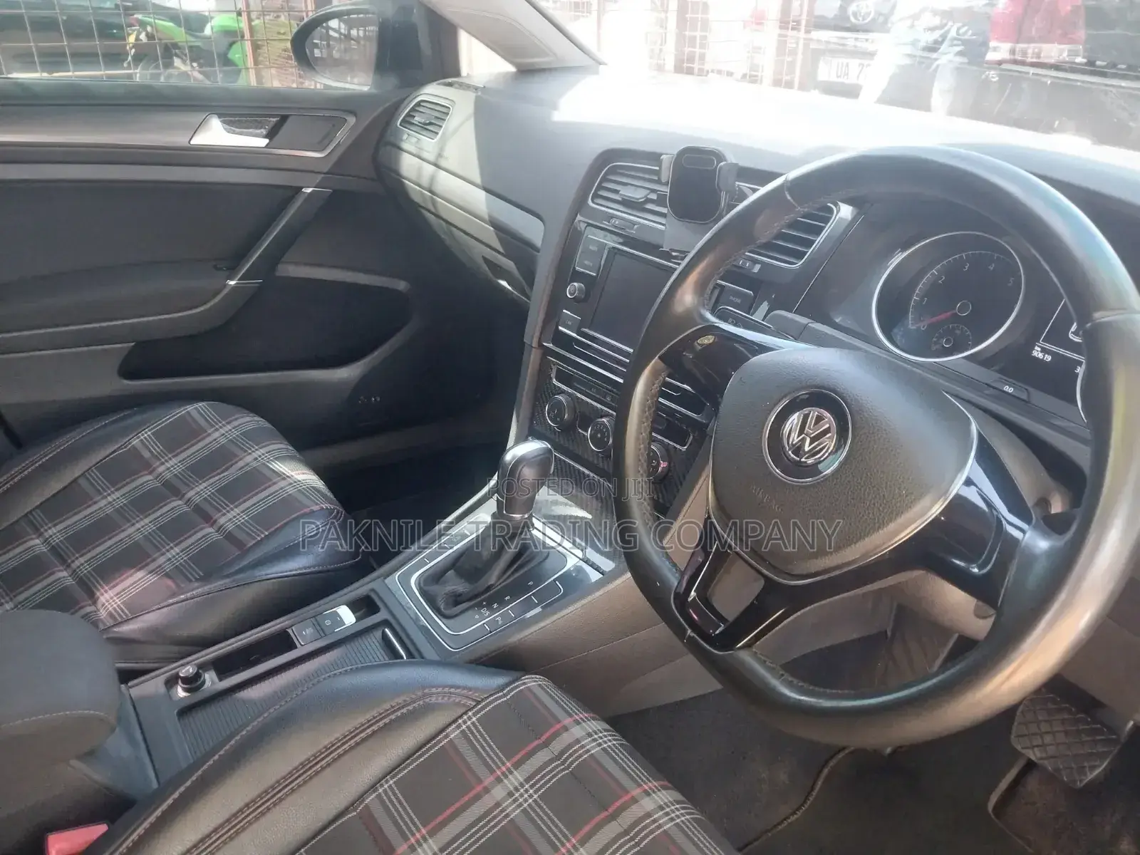 Volkswagen Golf 2017 Maroon