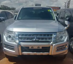 Mitsubishi Pajero 2015 Silver