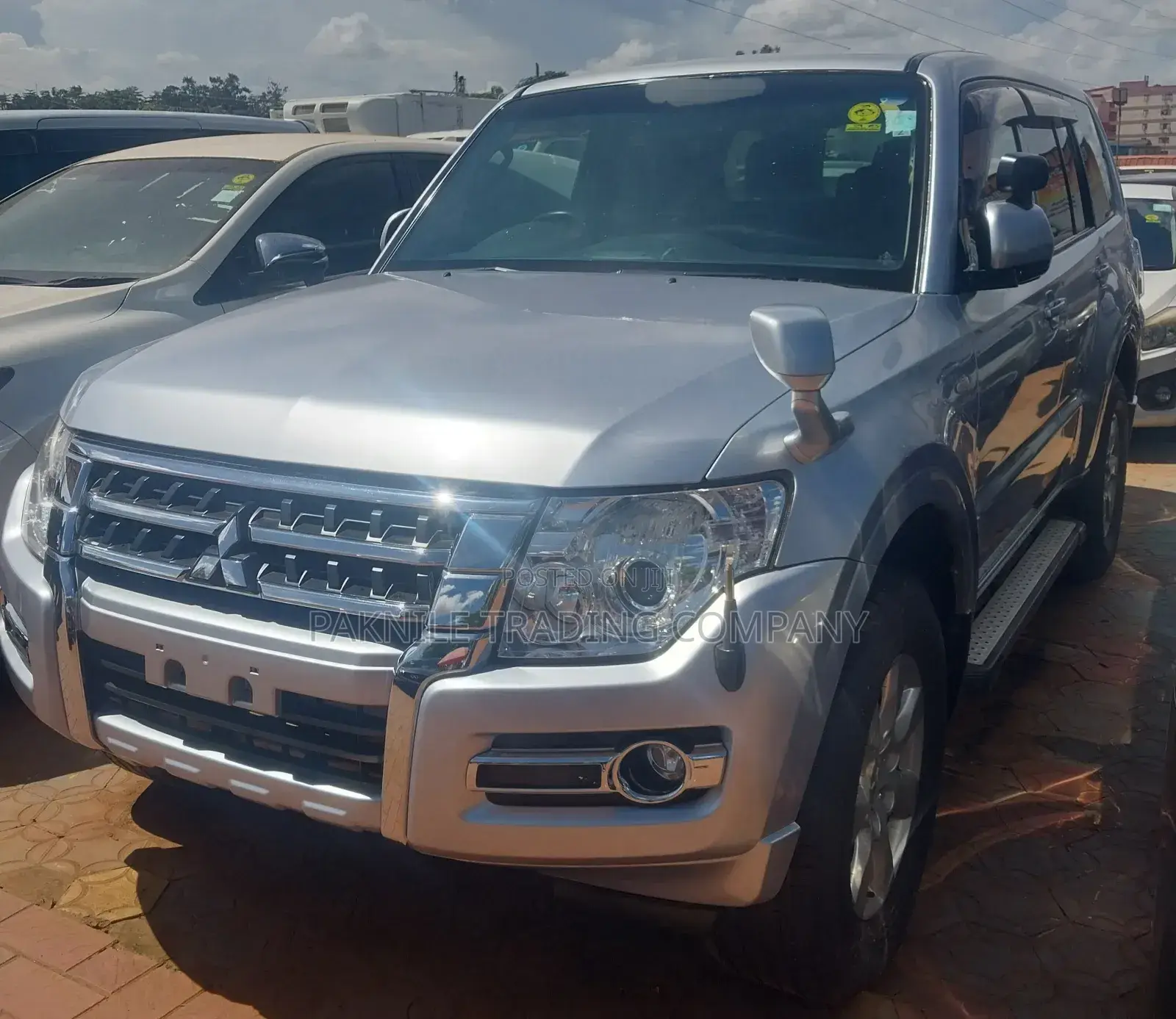 Mitsubishi Pajero 2015 Silver