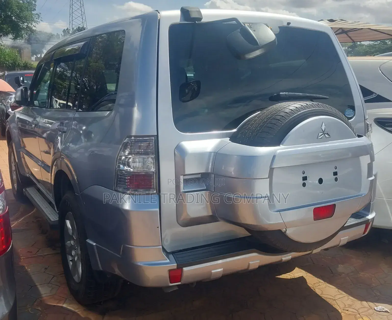 Mitsubishi Pajero 2015 Silver