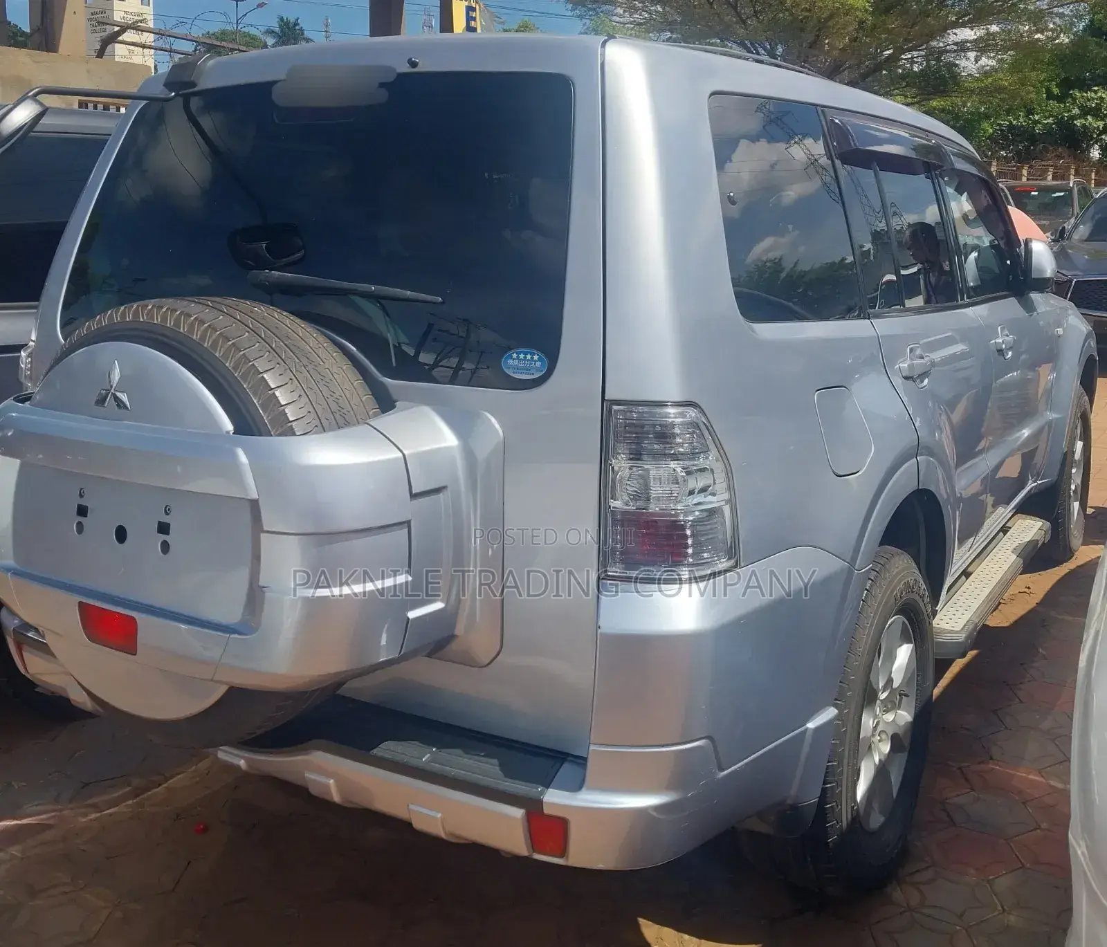 Mitsubishi Pajero 2015 Silver