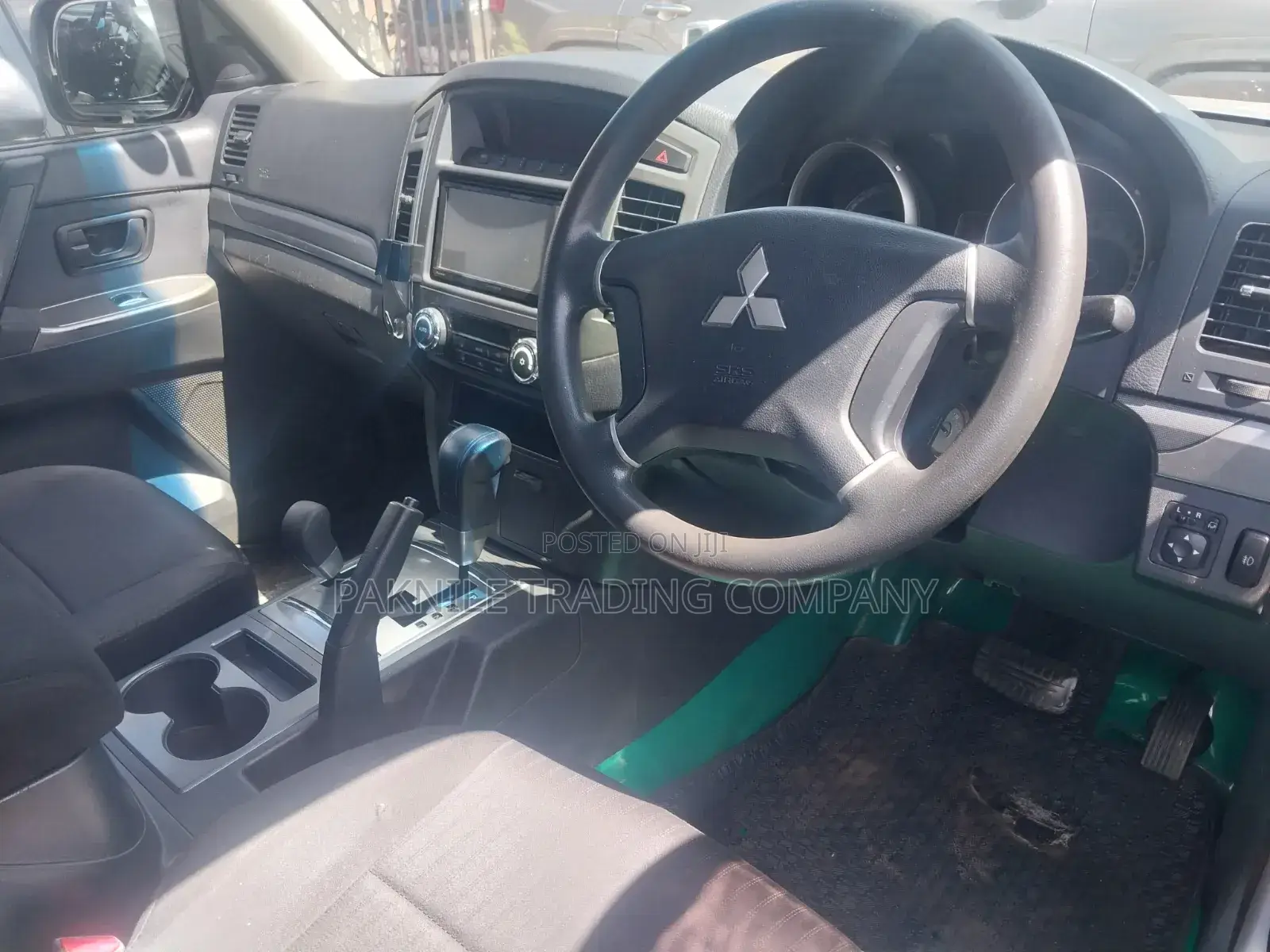 Mitsubishi Pajero 2015 Silver