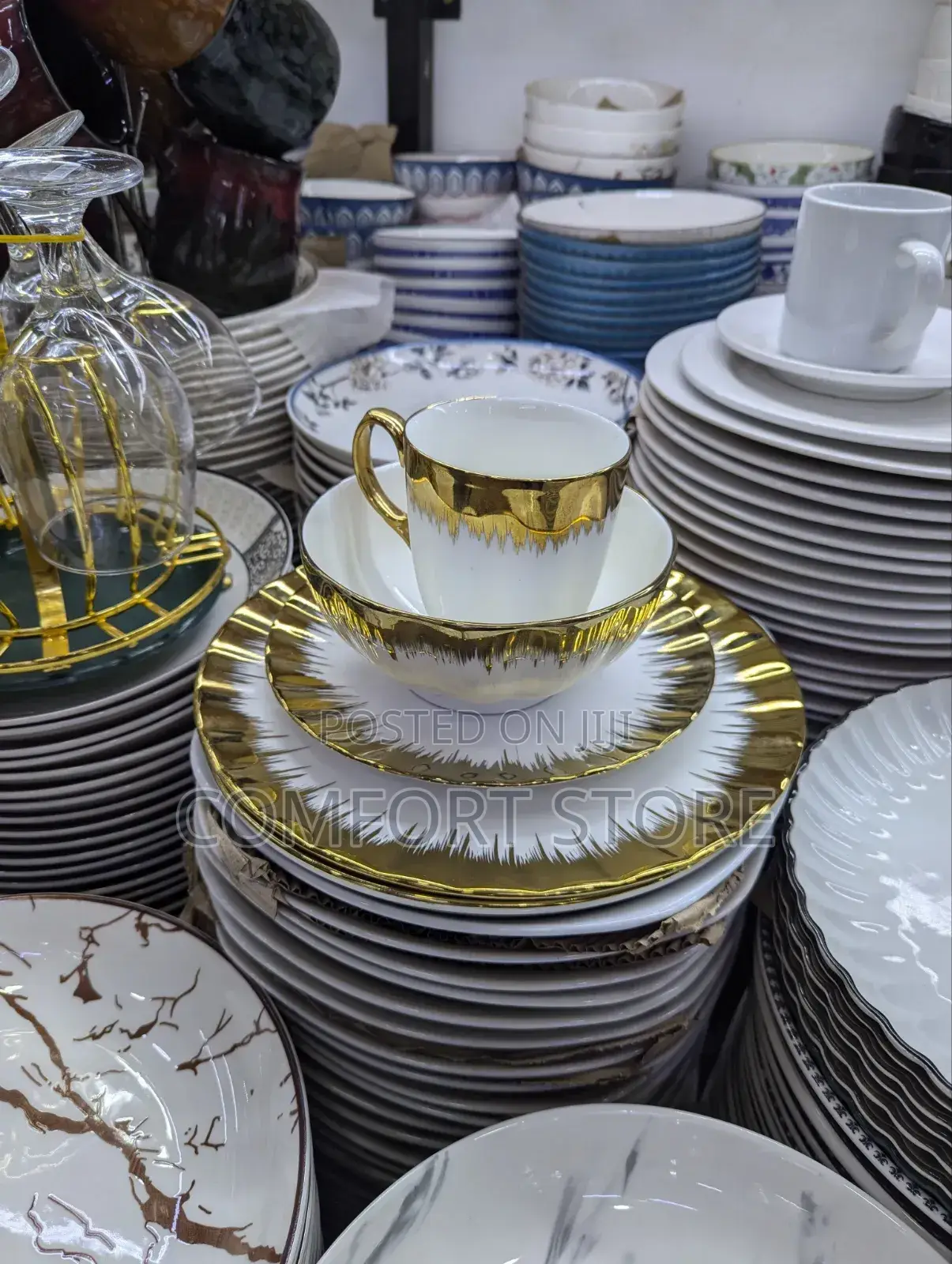 Ceramic Serving Dinner Plates With White and Gold