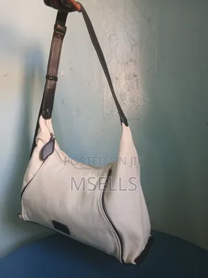 Shoulder Bag (Off White)