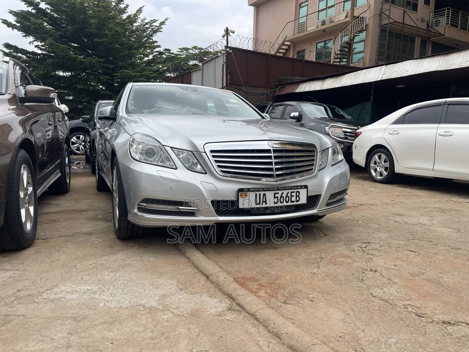 Mercedes-Benz E300 2011 Silver
