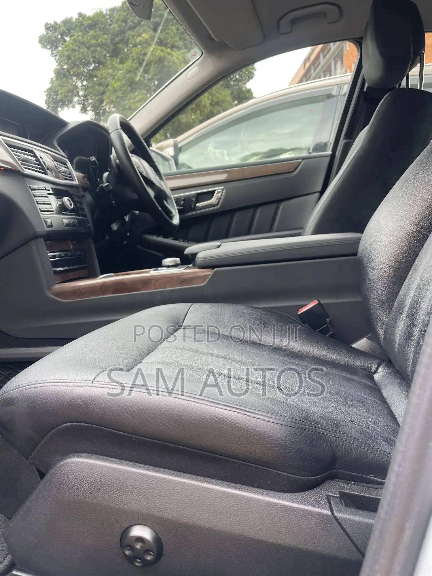 Mercedes-Benz E300 2011 Silver