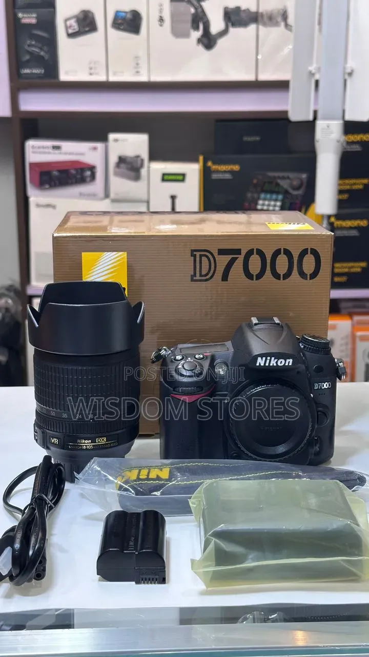Nikon D7000 DSLR Camera Kit