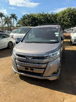 Toyota Noah 2.0 AWD (8 Seater) 2018 Gray