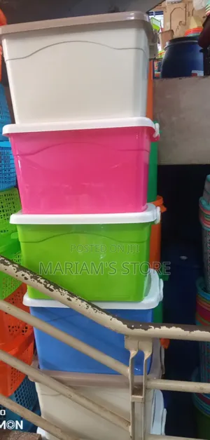 Generic Plastic Storage Containers With Lids