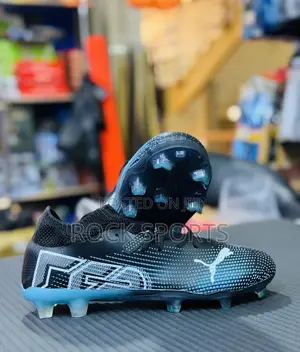 New Puma Football Playing Shoes Adults