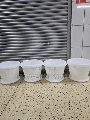Staked Plastic Flower Pots Plastic Flower Pots