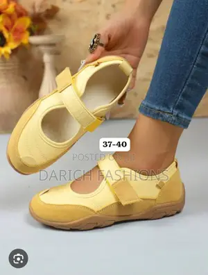 Ladies Round Toe Flats Velcro Strap Loafers