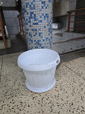 Pure Stripped White Plastic Flower Pots Plastic Flower Pots
