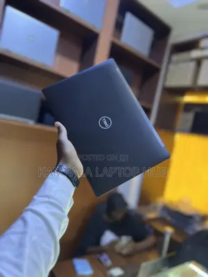 Laptop Dell Latitude 7390 8GB Intel Core i5 SSD 256GB