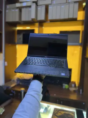 Laptop Dell Latitude 7390 8GB Intel Core i7 SSD 256GB