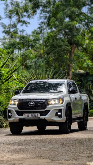 Toyota Hilux 2019 White