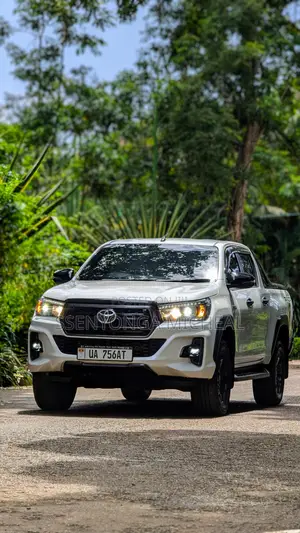 Toyota Hilux 2019 White
