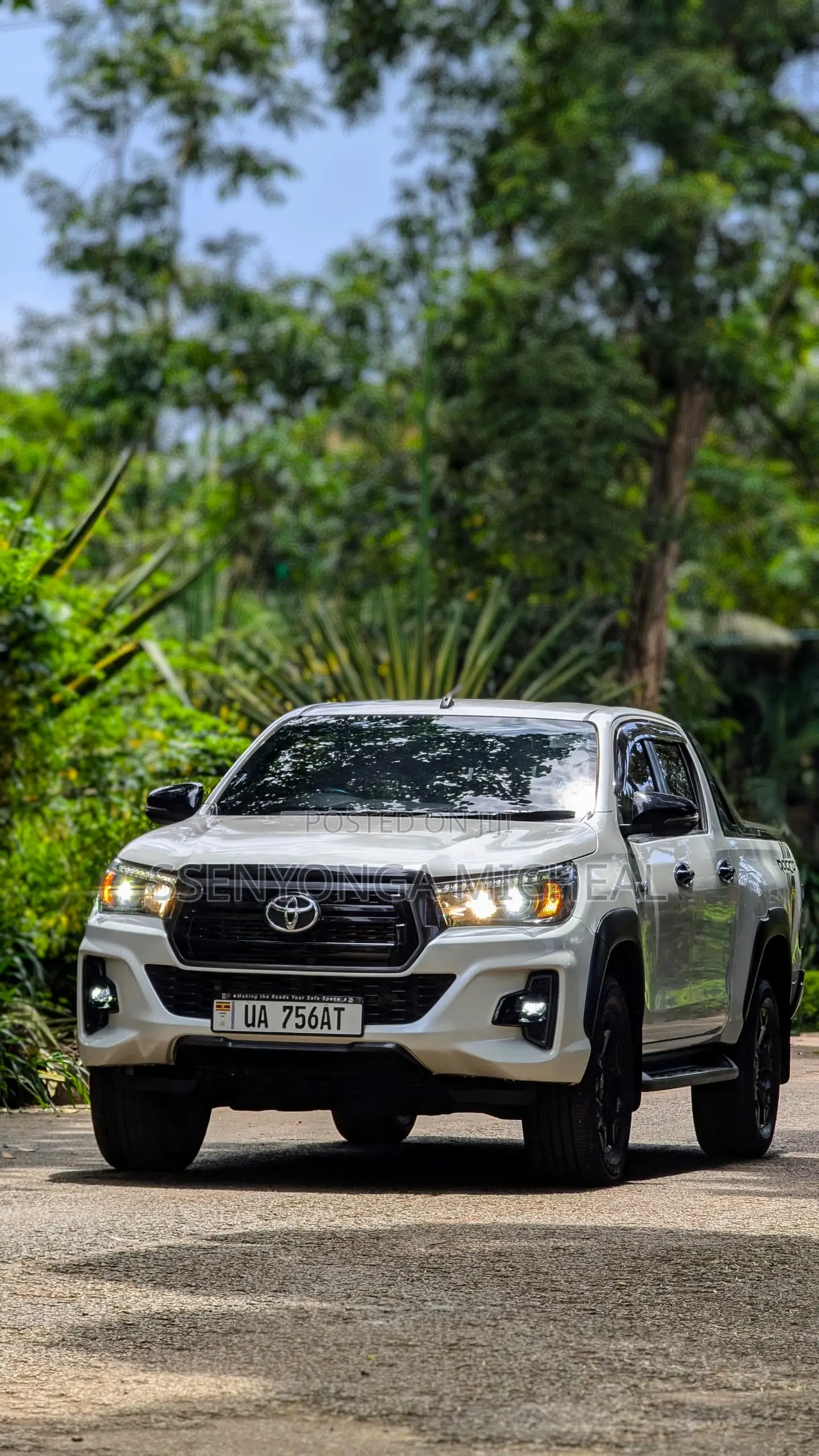 Toyota Hilux 2019 White