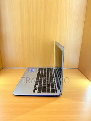 Laptop Apple MacBook Air 4GB Intel Core i5 SSD 128GB