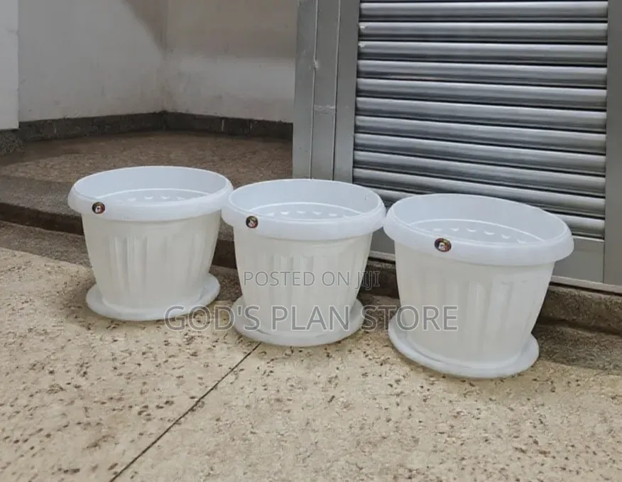 Proper Drainage Plastic Flower Pot Plastic Flower Pot Round White