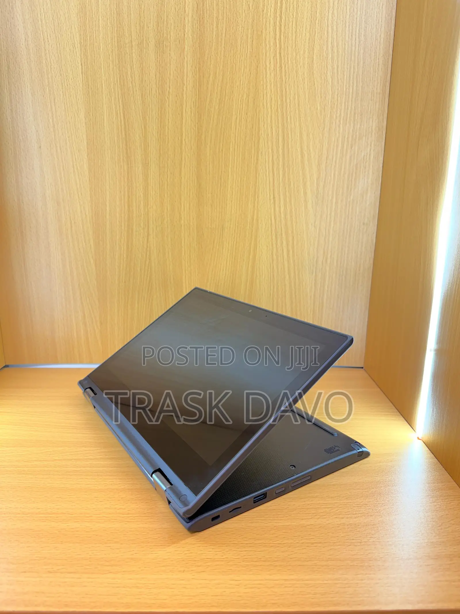 Laptop Lenovo 300e 4GB Intel Celeron SSD 128GB