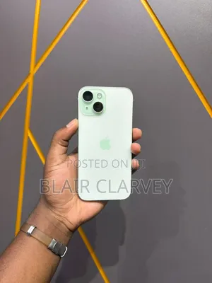 Apple iPhone 15 128 GB Green