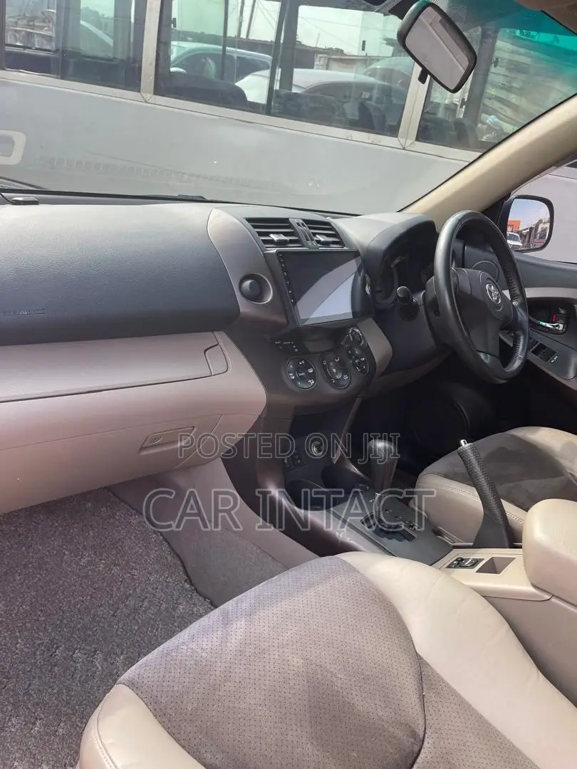 Toyota Vanguard 2009 White