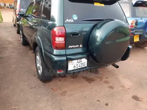 Toyota RAV4 2004 Green