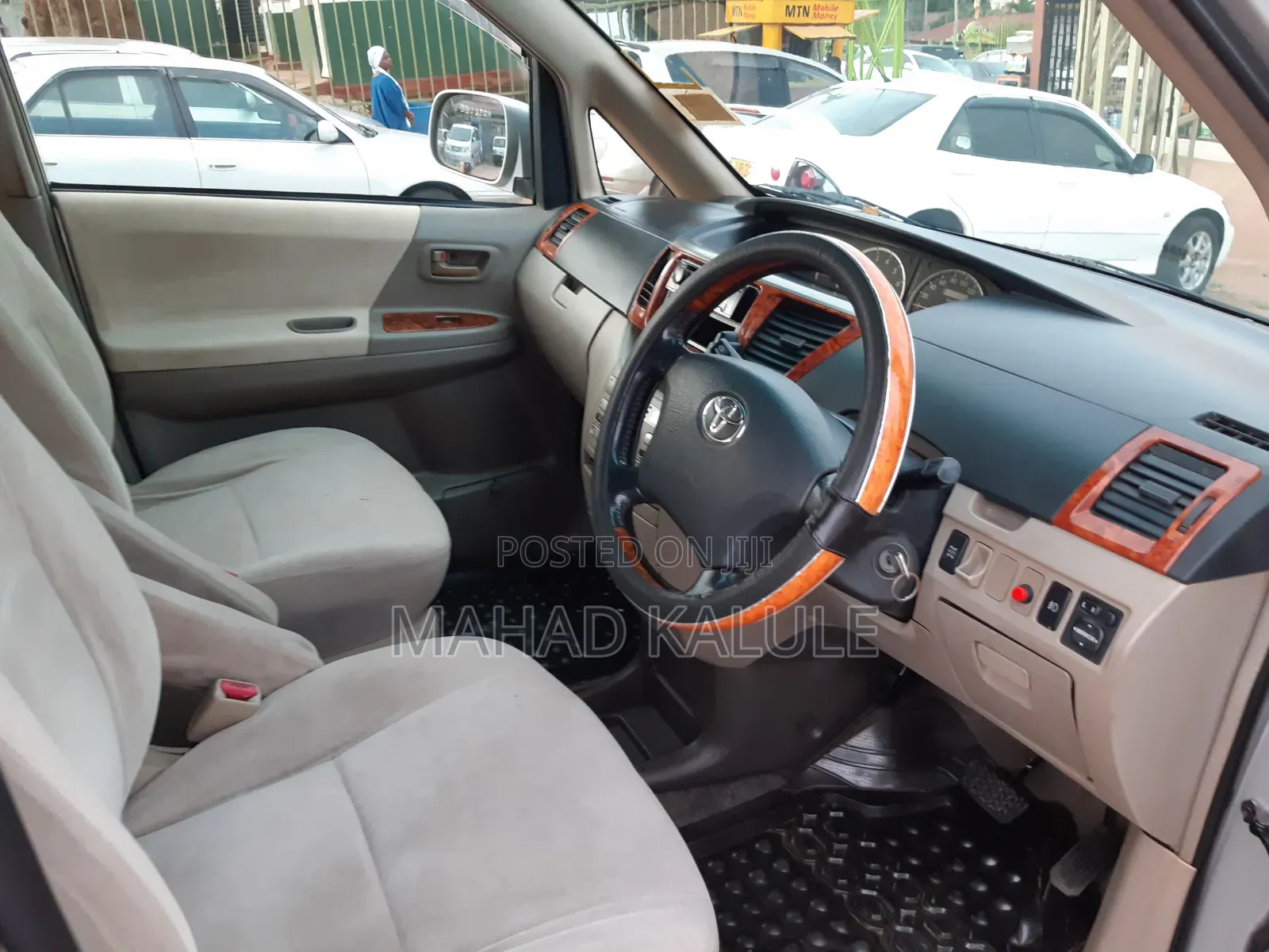 Toyota Noah 2005 Silver
