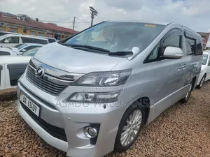 Toyota Alphard 2012 Silver