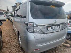 Toyota Alphard 2012 Silver