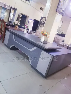 Advanced Office Table