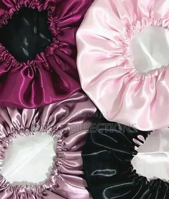 Plai Coloured Round Hair Bonnets